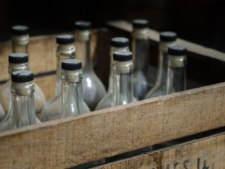 Quelques avantages des caisses en bois dans le transport